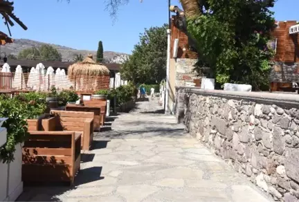 Bodrum'da Gece Kulübüne Silahlı Saldırı: 1 Ölü, 3 Yaralı