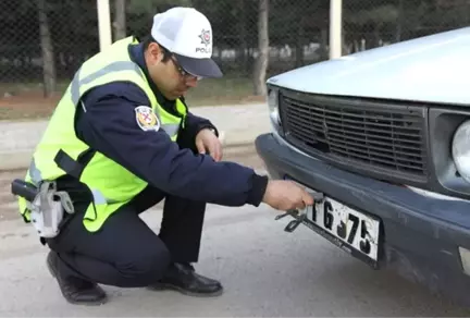 Plakası Kusurlu Olan Araçlar, Muayeneden Geçemeyecek