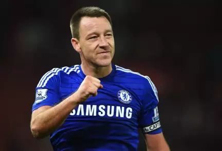 Sigaradan Nefret Eden İngiliz Futbolcu John Terry'nin Fotoğrafı Sigara Paketinde Kullanıldı