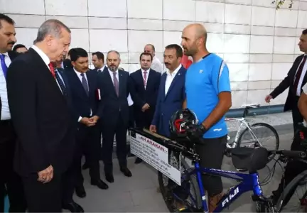 Cumhurbaşkanı Erdoğan, Arakanlı Müslümanlar İçin Pedal Çeviren Koç'la Görüştü