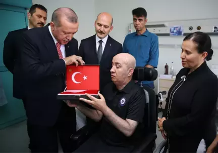 Erdoğan'dan Darbeciler Tarafından Vurulan Aslan'a Ziyaret