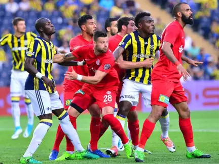 Fenerbahçe'ye Antalyaspor Darbesi