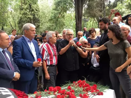 Tarık Akan Ölümünün Birinci Yılında Kabri Başında Anıldı