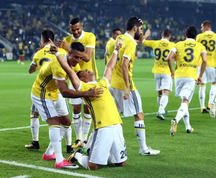 Fenerbahçe İşi İlk Yarıda Bitirdi