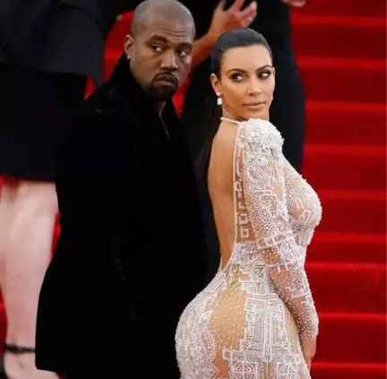 Kim Kardashian, Kocası Kanye West'i Yıldız Futbolcuyla Aldatıyormuş