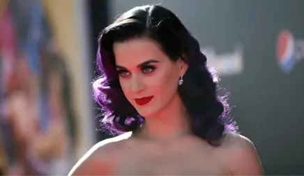 Katy Perry'den İtiraf: İlk Kez Altıncı Sınıfta Öpüştüm