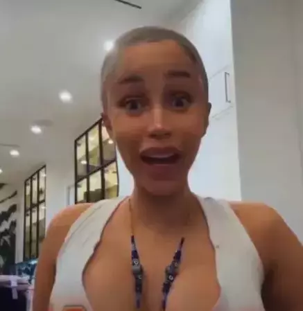 Cardi B'nin canlı yayındaki hijyen itirafı şaşkınlık yarattı