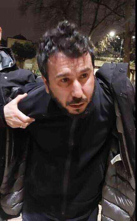 Fatih Camisi'ndeki bıçaklı saldırgan gözaltına alındı