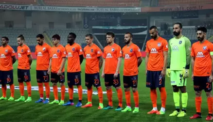 Başakşehir Futbol Kulübü, Kızılay'a 15 Araç Bağışladı