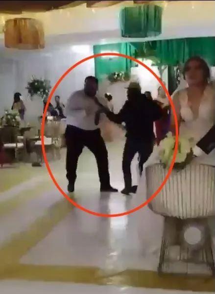 Düğüne baskın yapan silahlı saldırgan, herksin gözü önünde 1 kişiyi öldürdü