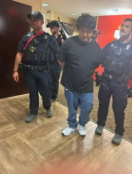 Anne ve babanın bir anlık dalgınlığını fırsat bilen adam 3 yaşındaki kızı kaçırdı