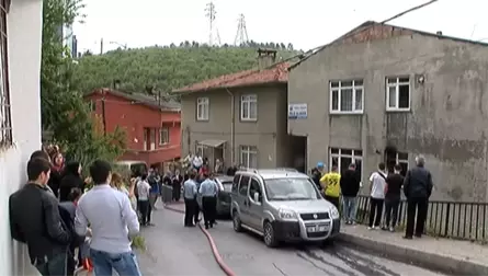 Istanbul'da Mahalleliyi Sokağa Döken Yangın