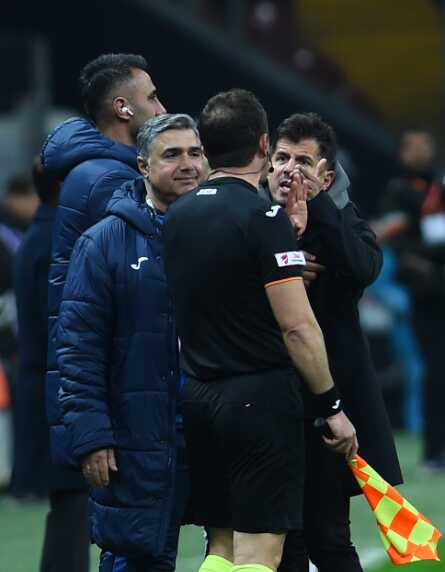 Sahayı birbirine kattı! Emre Belözoğlu, Galatasaray maçında kırmızı kart gördü