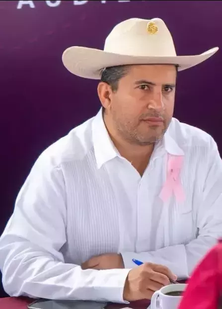 Belediye Başkanı, festivalde konuştuğu sırada vurularak öldürüldü