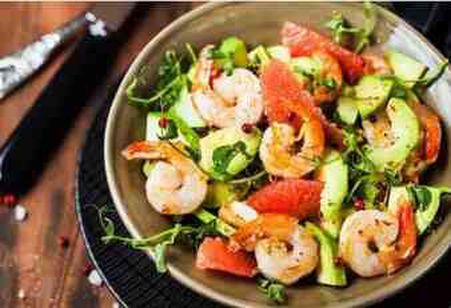 Avokado salatası nasıl yapılır? Avokado salatasının içine ne konur?
