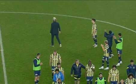 Jorge Jesus'tan taraftarlara olay hareket! Arda Güler hocasını soyunma odasına götürdü