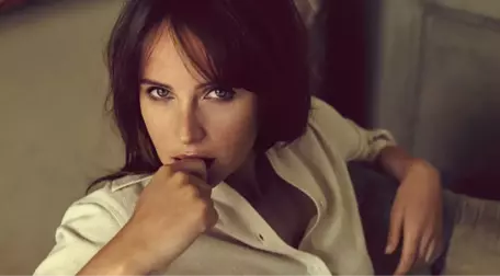 Ünlü Oyuncu Felicity Jones'in Çıplak Sahneleri +18 Sitede Yayınlandı