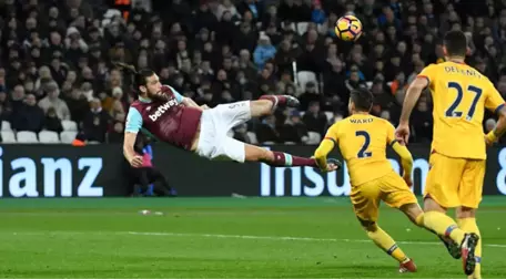 Bilic'in Öğrencisi Andy Carroll'un Attığı Vole Golü Olay Oldu