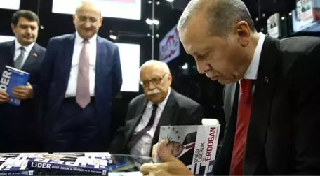 Cumhurbaşkanı Erdoğan Kitap Fuarında 