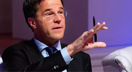 Rutte'den Küstah Açıklama: Türkiye Özür Bekliyorsa Uzun Süre Beklemeli