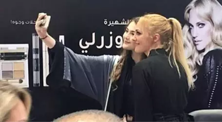 Meryem Uzerli'den Suudi Arabistan'da Tehlikeli Hareket: Kırbaçlanabilir!