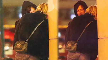 Diane Kruger ve Norman Reedus Hiç Kimseye Aldırmadan Sokak Ortasında Öpüştü