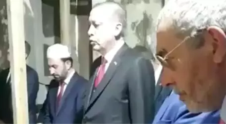 Erdoğan, Fatih Sultan Mehmet'in Kabrinde Kur'an Okudu