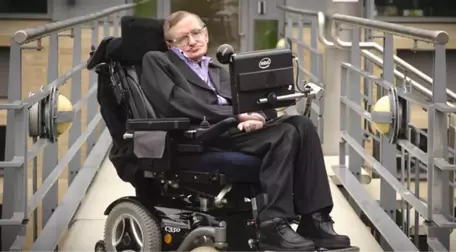 Stephen Hawking İnsanlığı Uyardı: Dünya'yı 100 Yıl İçerisinde Terk Etmeliyiz