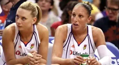 Eski Fenerbahçeli Kadın Basketbolcular Taurasi ve Taylor Evlendi