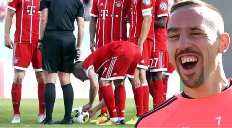 Kadın Hakem, Ribery Bağcıklarını Çözünce Sırtına Vurdu