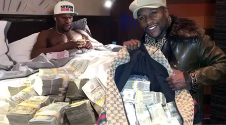 Boks Maçında McGregor'ı Deviren Mayweather, Servetine 300 Milyon Dolar Ekledi