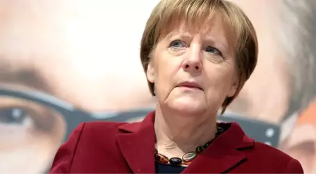 Merkel: Türkiye ile Müzakerelerin Sona Erdirilmesini AB Gündemine Taşıyacağım