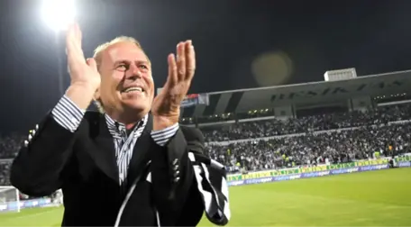 Beşiktaş, Şampiyon Yapan Hocaların Fotoğraflarına Mustafa Denizli'yi Koymadı