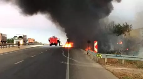 Facia! Karşı Şeride Geçen Kamyon, İki Aracın Üzerine Devrildi: 2 Kişi Yanarak Öldü