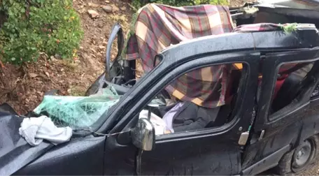 Artvin'de Otomobilin Üzerine Kaya Düştü: 3 Ölü, 1 Yaralı