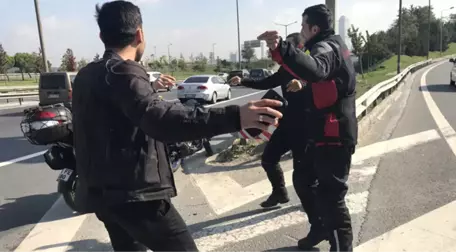 TEM Otoyolundaki 4 Motosikletli, Trafiği Tehlikeye Sokup Göbek Attı