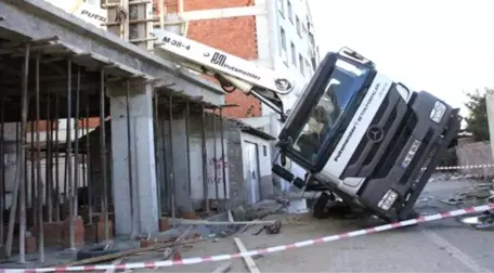 Beton Pompası İşçilerin Üstüne Devrildi: 1 Ölü, 2 Yaralı