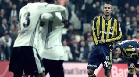 Fenerbahçeli Robin van Persie, Derbide Elini Şortuna Soktuğu İçin İfade Verdi