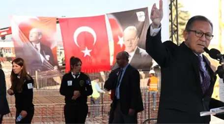 Topun Ağzındaki Balıkesir Belediye Başkanı, İstifa Sinyali Verirken Erdoğan Posteri Asmadı