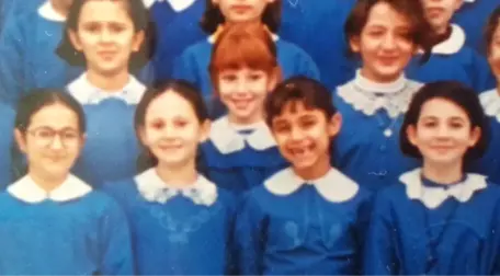 Elçin Sangu'nun Çocukken Çilleri Var Diye Arkadaşları Dalga Geçiyormuş