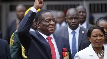 Zimbabve'nin Yeni Lideri Emmerson Mnangagwa, Stadyumda Yemin Etti