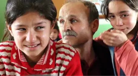 PKK'nın Şehit Ettiği Necmettin Öğretmenin Babası, Oğlunun Okuluna Gitti; Gözyaşları Sel Oldu