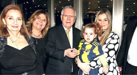 Fenerbahçe Başkanı Aziz Yıldırım, Seçimler İçin Adaylık Sinyali Verdi