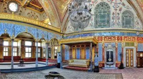 Bakanlıktan Topkapı Sarayı İçin Mini Etek ve Şort Uyarısı