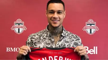 Van Der Wiel, Yeni Takımına İmzayı Atıp Fenerbahçe'yi Bombaladı