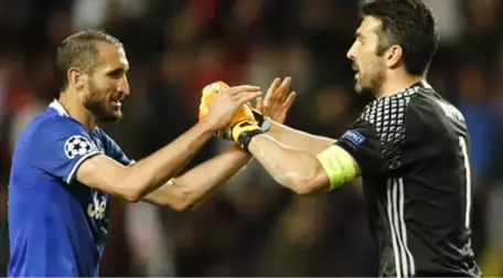 İtalya Milli Takımı, Buffon'la Chiellini'yi Takıma Geri Çağırdı