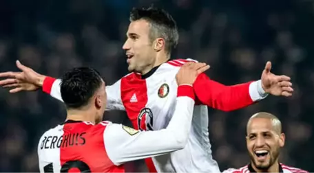 Fenerbahçe'den Feyenoord'a Giden Van Persie, Kariyerinin 300. Golünü Attı