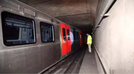 Ankara Metrosundaki Patlama Sesi Panik Yarattı, Yolcular Vagonlardan Atladı