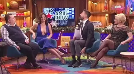 Sırp Şarkıcının Giydiği Göğüs Dekolteli Kıyafet, Katıldığı Programa Damga Vurdu