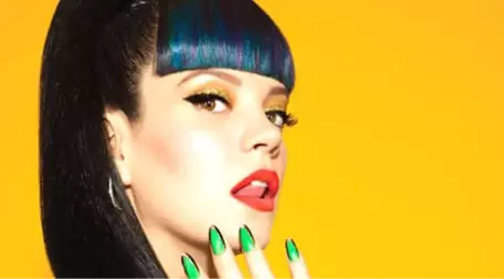 Ünlü Şarkıcı Lily Allen İtiraf Etti: Tur Otobüsünde Kocamı Aldattım!